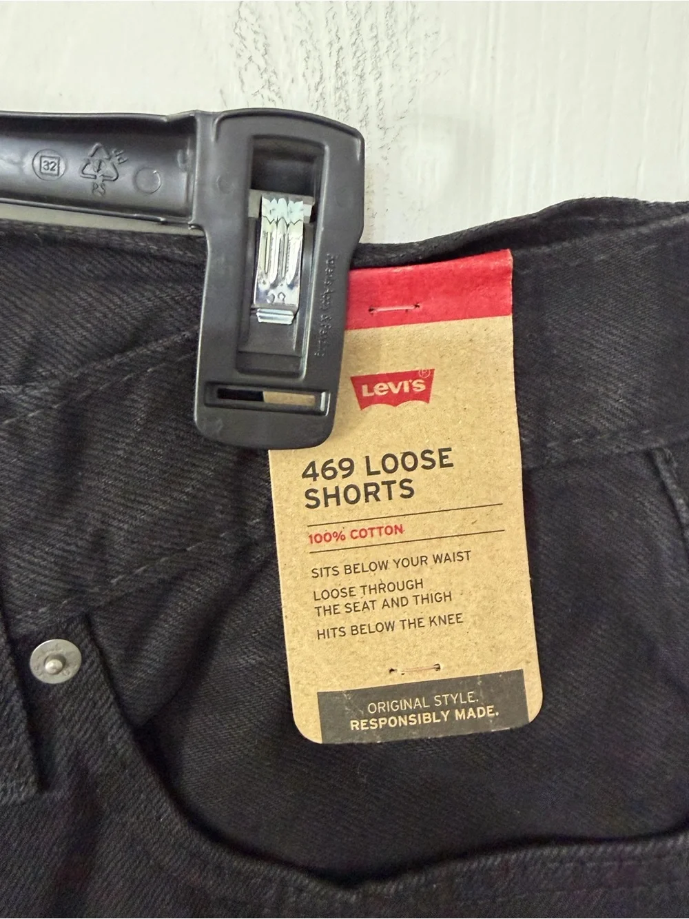 Levi’s 469 Loose Jean Shorts Black